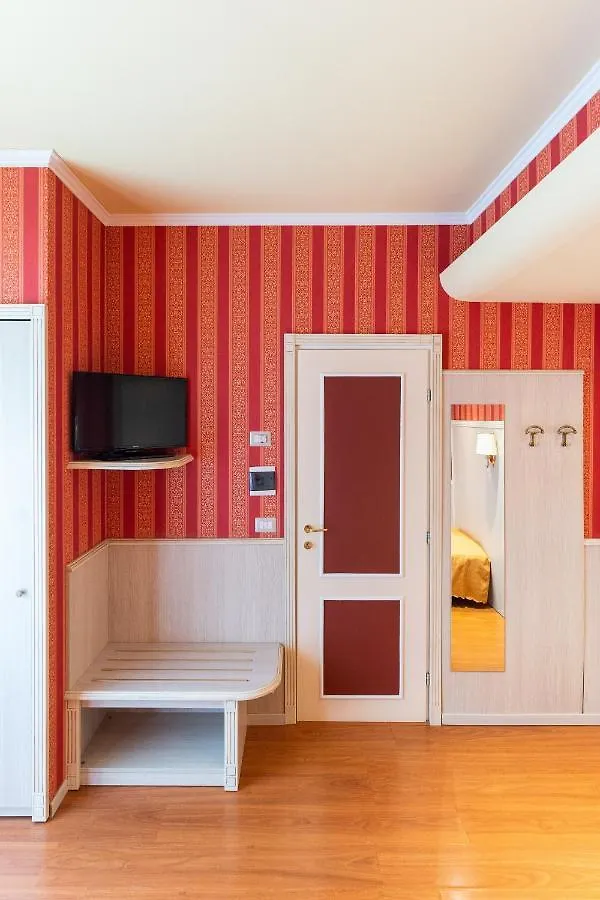 Hotel Garda Milan